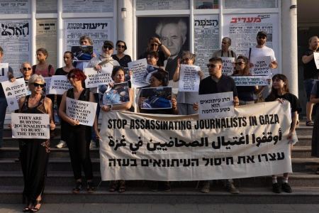 131 صحافيًا من داخل إسرائيل يدعون: أوقفوا قتل زملائنا في غزة، وأوقفوا الحرب بأسرها